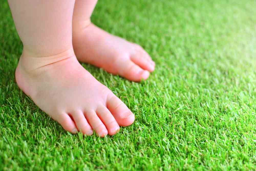 best artificial grass ideas for your kids play areas, artificial turf for kids